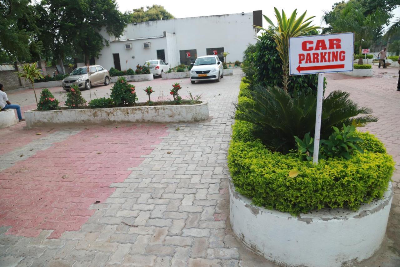 Hotel Sukhdeo Palace Gaya Exterior foto